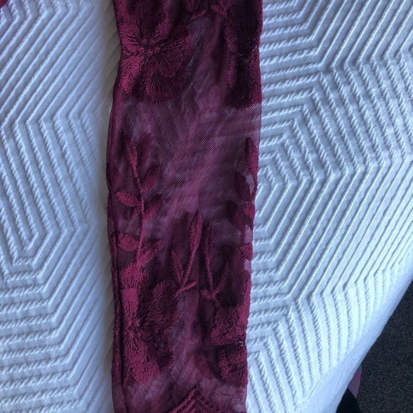 Lace Dress - Picture 4 of 7